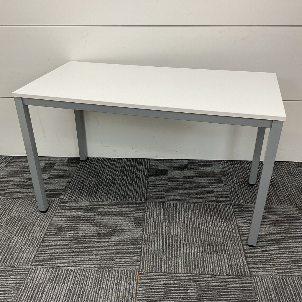 ミーティングテーブル 4本脚1