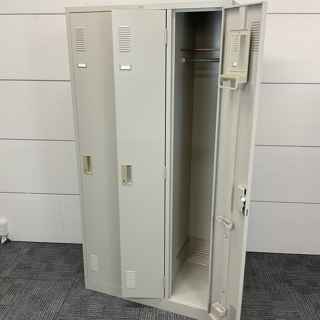 ロッカー3人用2