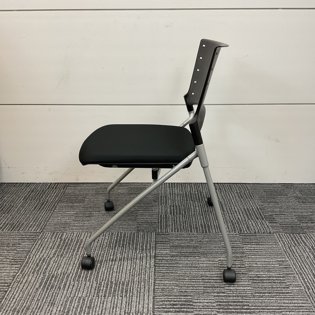 ミーティングチェア ネスティングイトーキ マノス ブラック2