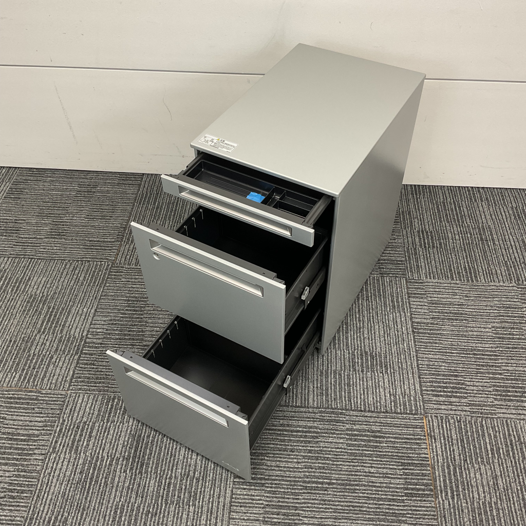 インワゴン3段シルバーオカムラH6502