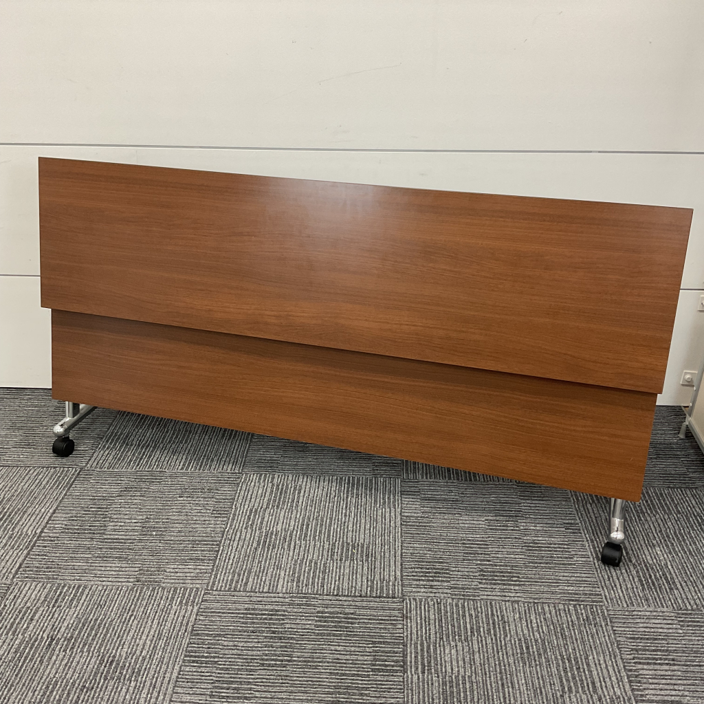 会議テーブルフォールディングW1800シルバー脚コクヨ3