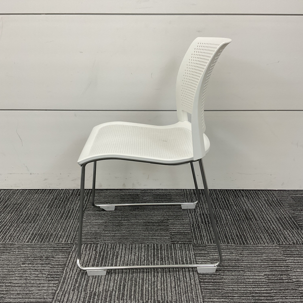 ミーティングチェアループ脚ホワイトコクヨ2