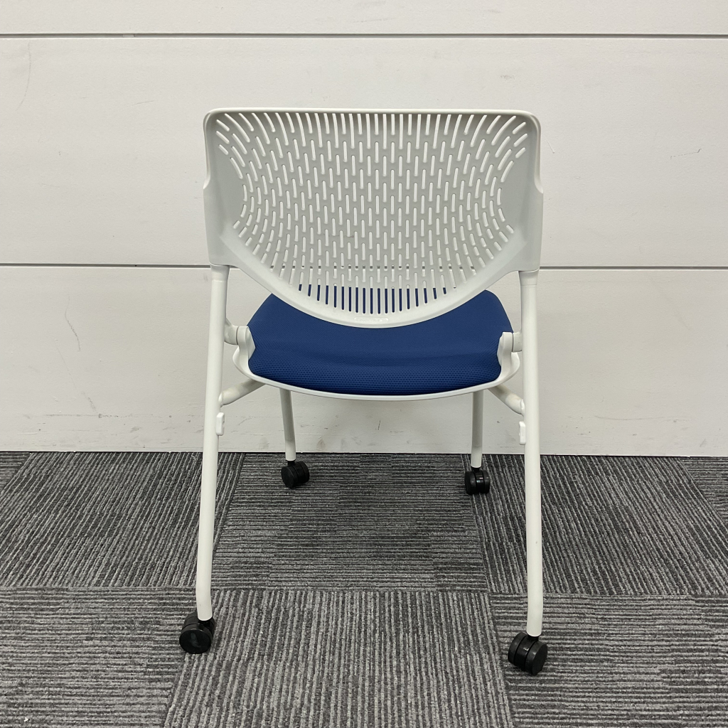 ミーティングチェア Runaブルー オカムラ3