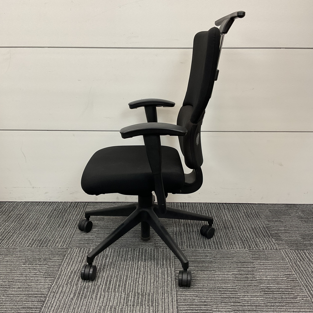 オフィスチェア肘ありLet's Bハンガー付き2