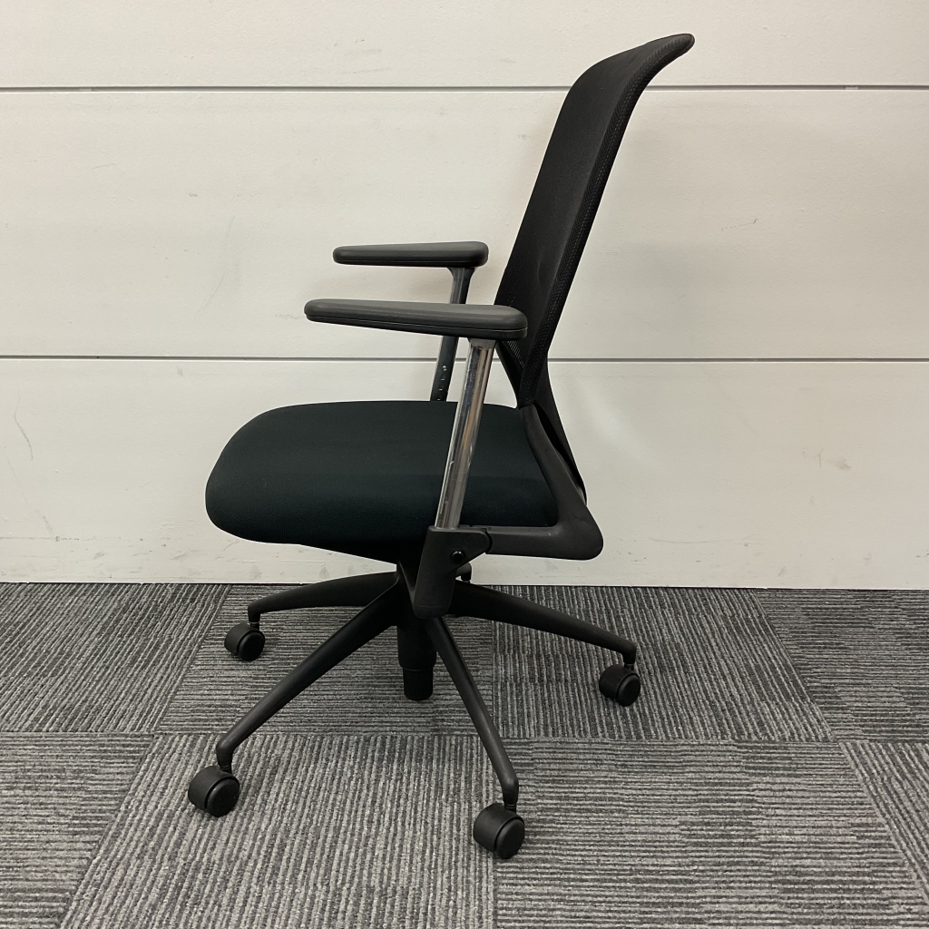 オフィスチェア肘ありスチールケース vitra2