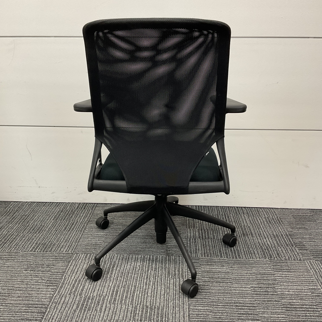 オフィスチェア肘ありスチールケース vitra3