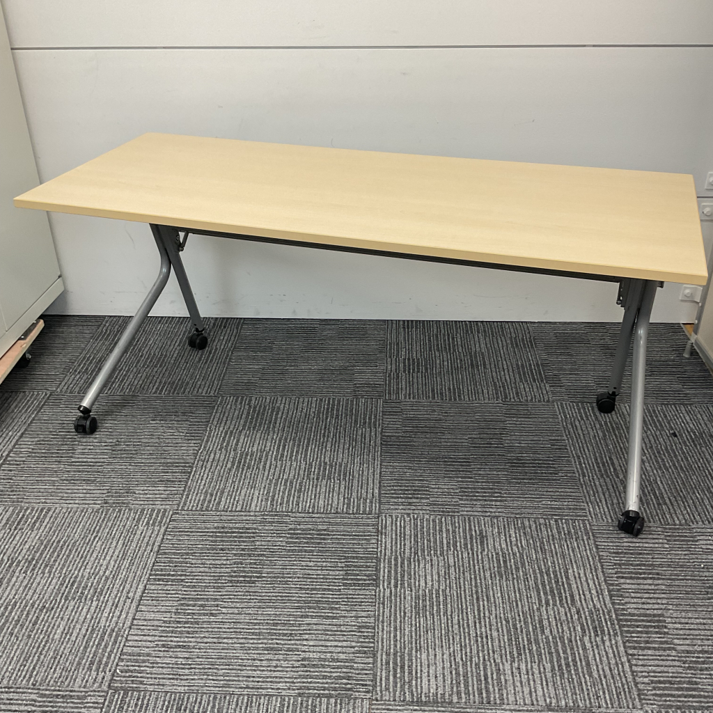 フォールディングテーブル木目W1500 B級品3