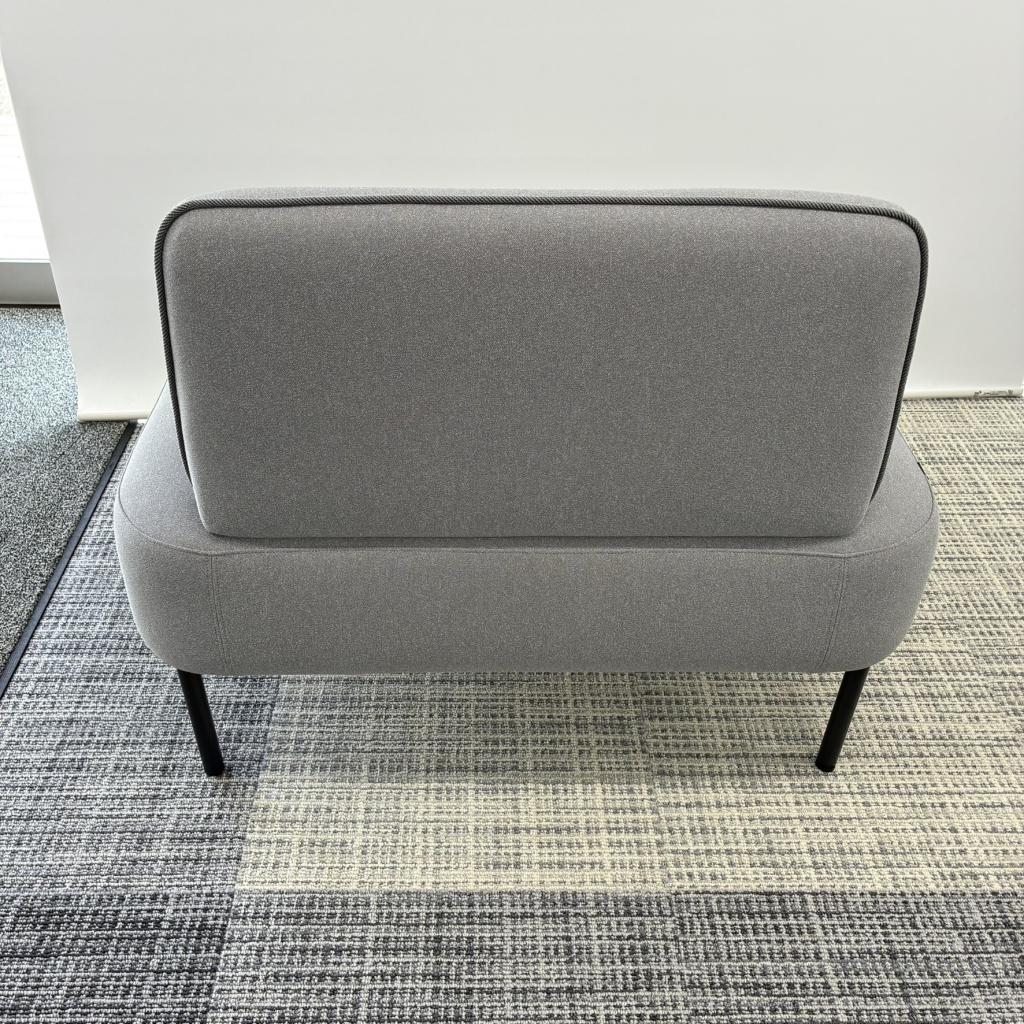 ローソファ2人掛け肘無4つ脚グレ-3